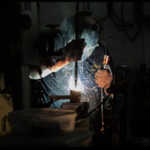 Master the art of knifemaking in this 5-day intensive course in Kilkenny. Guided by Patrick Joseph. Limited spaces. No experience needed.